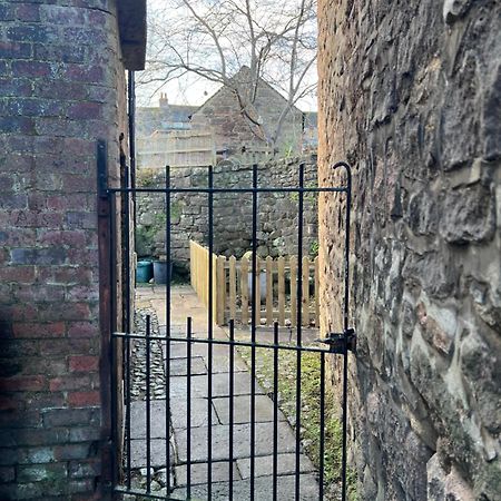 Rowan Cottage ครอมฟอร์ด ภายนอก รูปภาพ