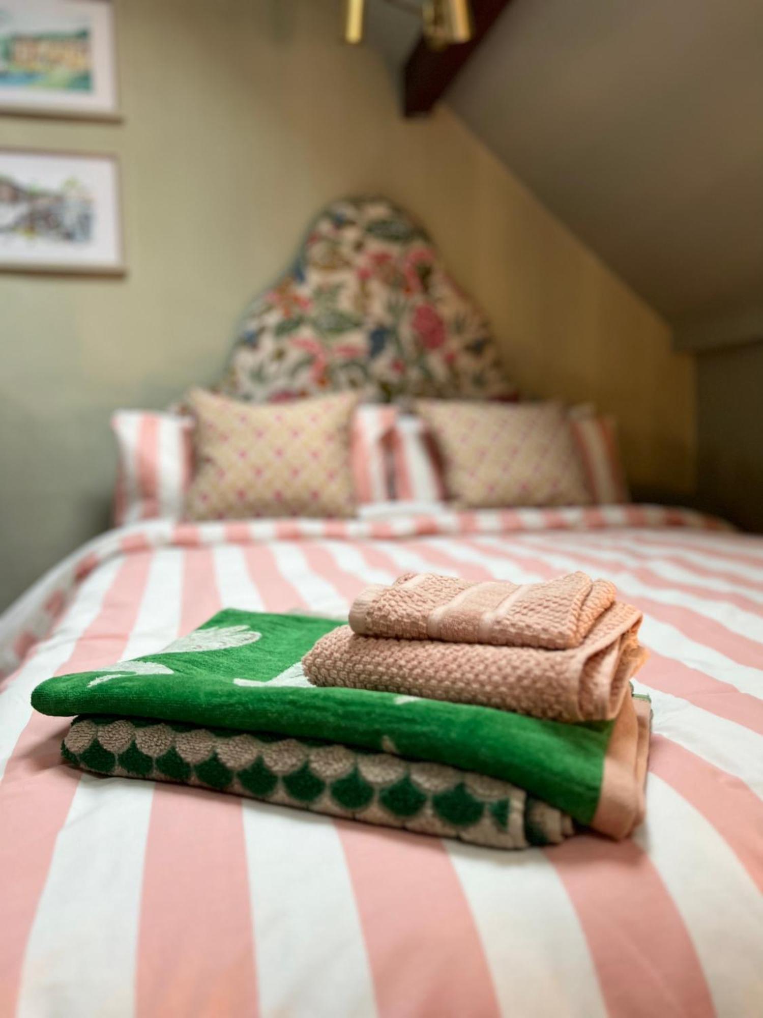 Rowan Cottage ครอมฟอร์ด ภายนอก รูปภาพ