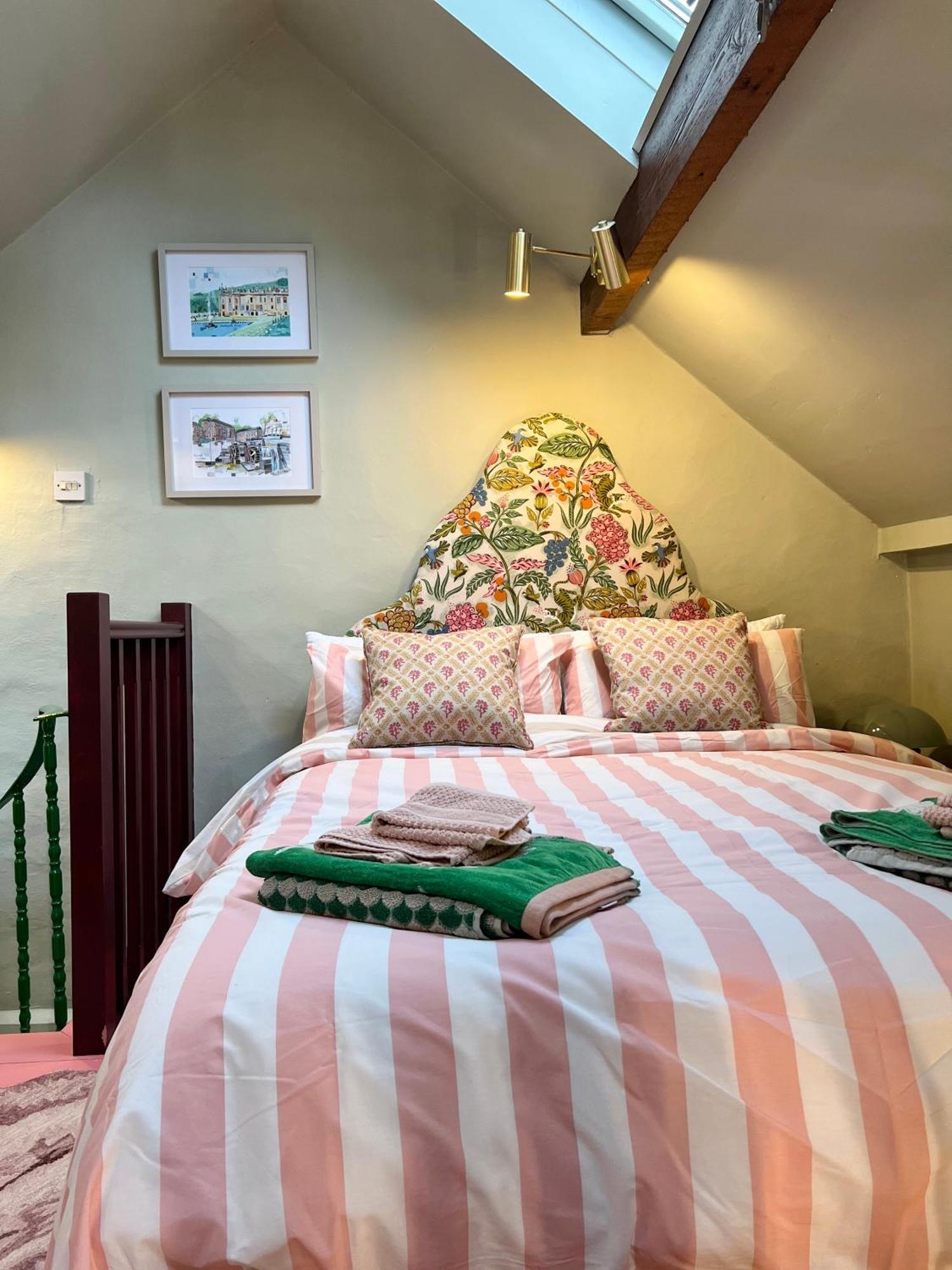 Rowan Cottage ครอมฟอร์ด ภายนอก รูปภาพ