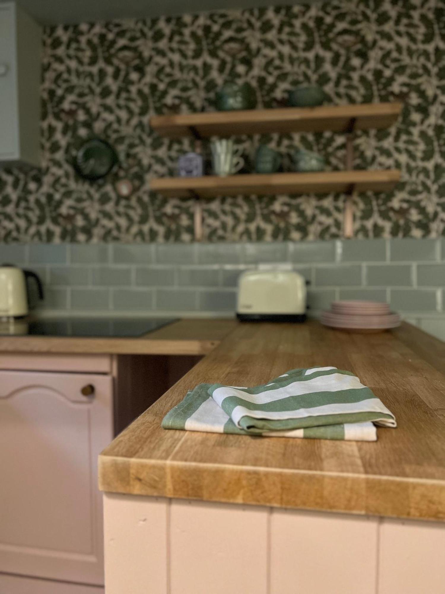 Rowan Cottage ครอมฟอร์ด ภายนอก รูปภาพ